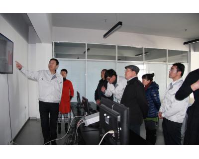 中國(guó)太陽(yáng)能熱利用產(chǎn)業(yè)聯(lián)盟賈鐵鷹秘書長(zhǎng)關(guān)懷漢諾威